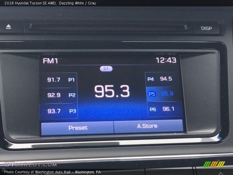 Dazzling White / Gray 2018 Hyundai Tucson SE AWD