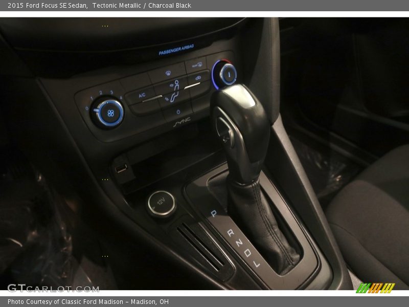 Tectonic Metallic / Charcoal Black 2015 Ford Focus SE Sedan