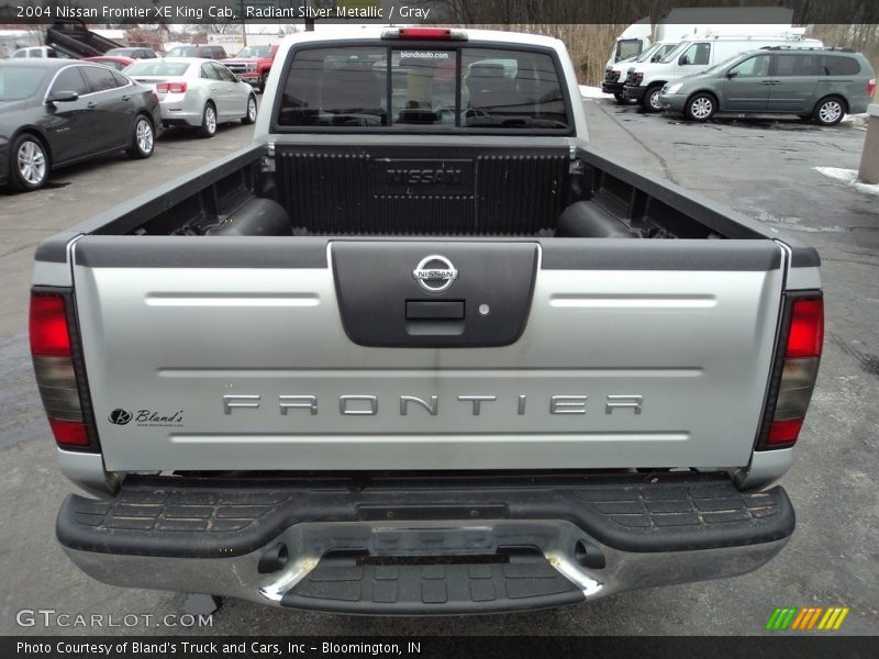 Radiant Silver Metallic / Gray 2004 Nissan Frontier XE King Cab