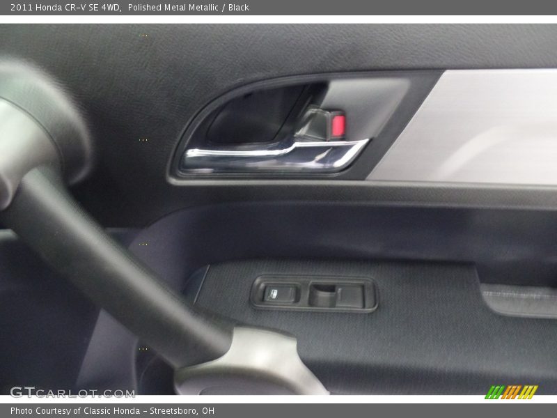 Polished Metal Metallic / Black 2011 Honda CR-V SE 4WD