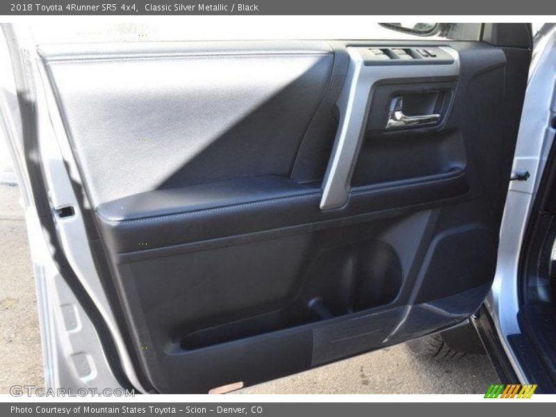 Classic Silver Metallic / Black 2018 Toyota 4Runner SR5 4x4
