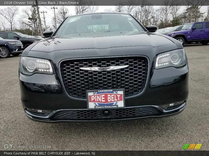 Gloss Black / Black/Smoke 2018 Chrysler 300 S