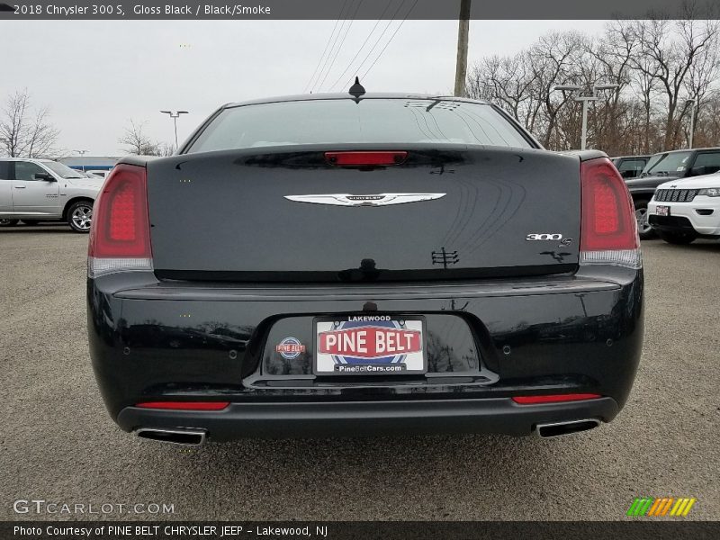 Gloss Black / Black/Smoke 2018 Chrysler 300 S