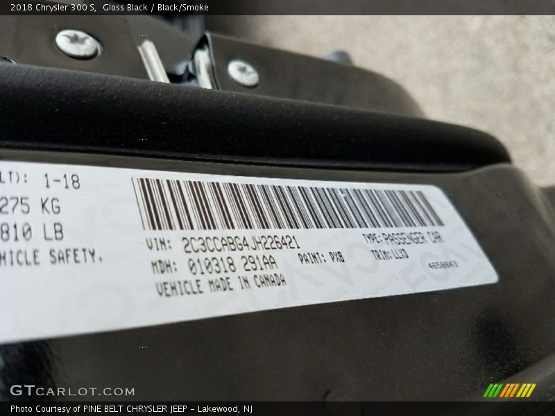 Gloss Black / Black/Smoke 2018 Chrysler 300 S