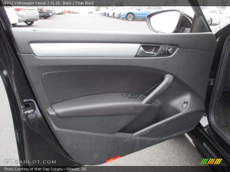 Black / Titan Black 2012 Volkswagen Passat 2.5L SE