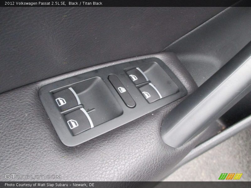Black / Titan Black 2012 Volkswagen Passat 2.5L SE