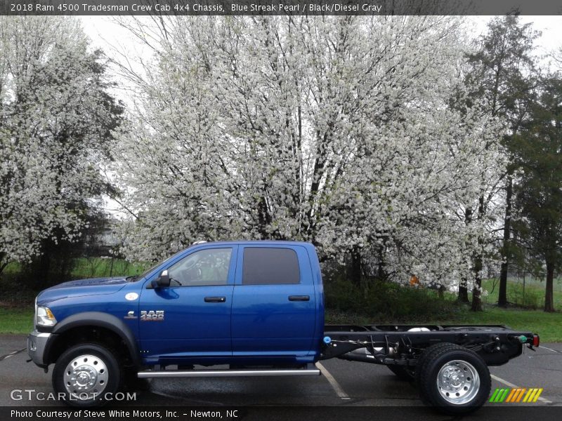  2018 4500 Tradesman Crew Cab 4x4 Chassis Blue Streak Pearl