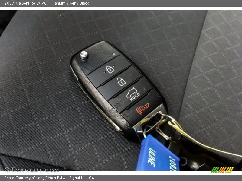 Titanium Silver / Black 2017 Kia Sorento LX V6