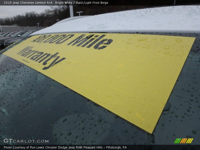 Bright White / Black/Light Frost Beige 2016 Jeep Cherokee Limited 4x4