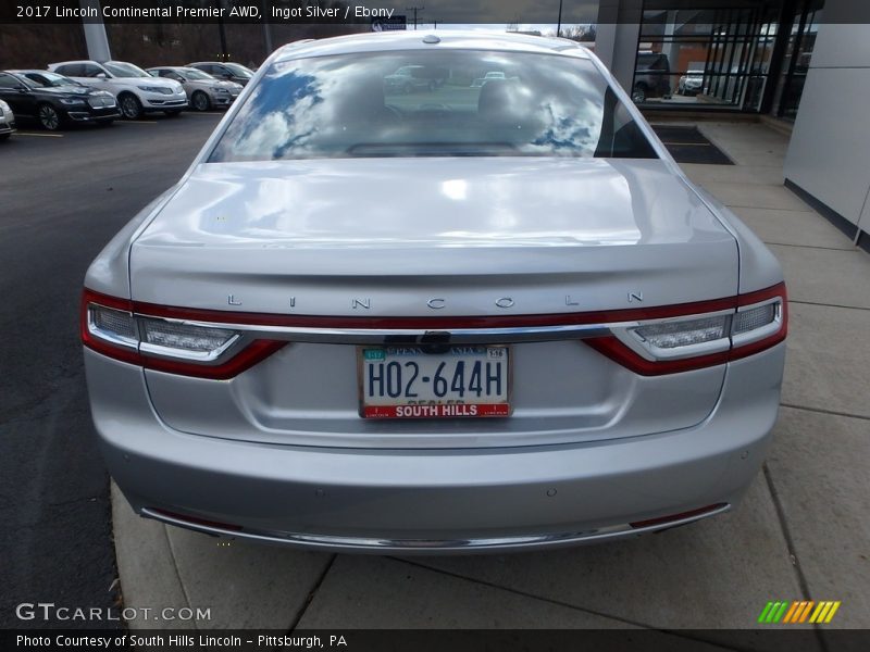 Ingot Silver / Ebony 2017 Lincoln Continental Premier AWD