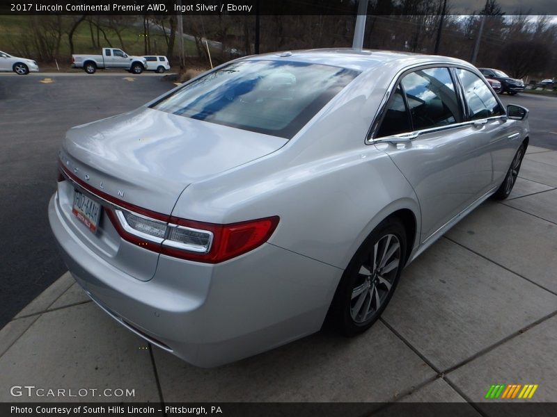 Ingot Silver / Ebony 2017 Lincoln Continental Premier AWD