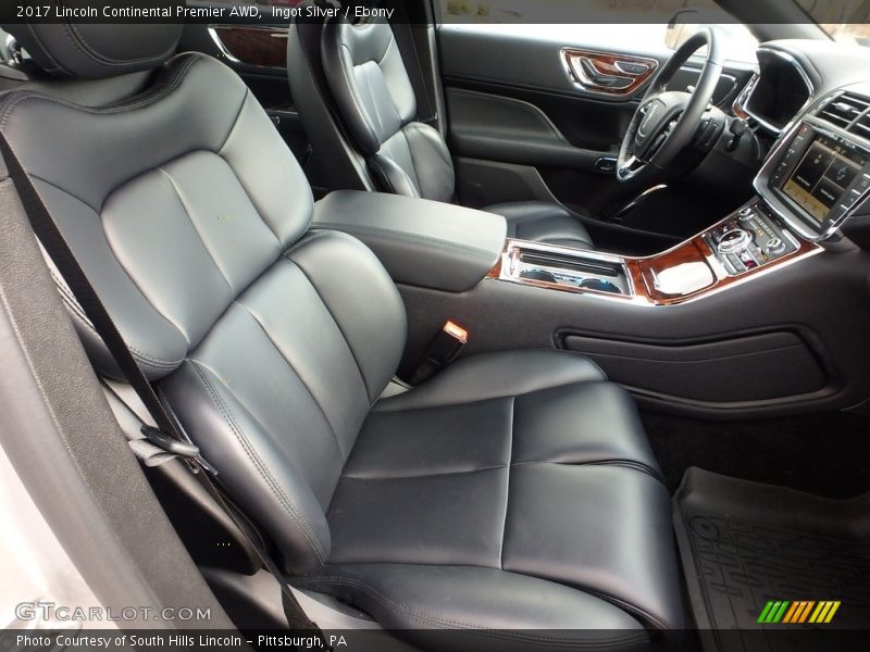  2017 Continental Premier AWD Ebony Interior