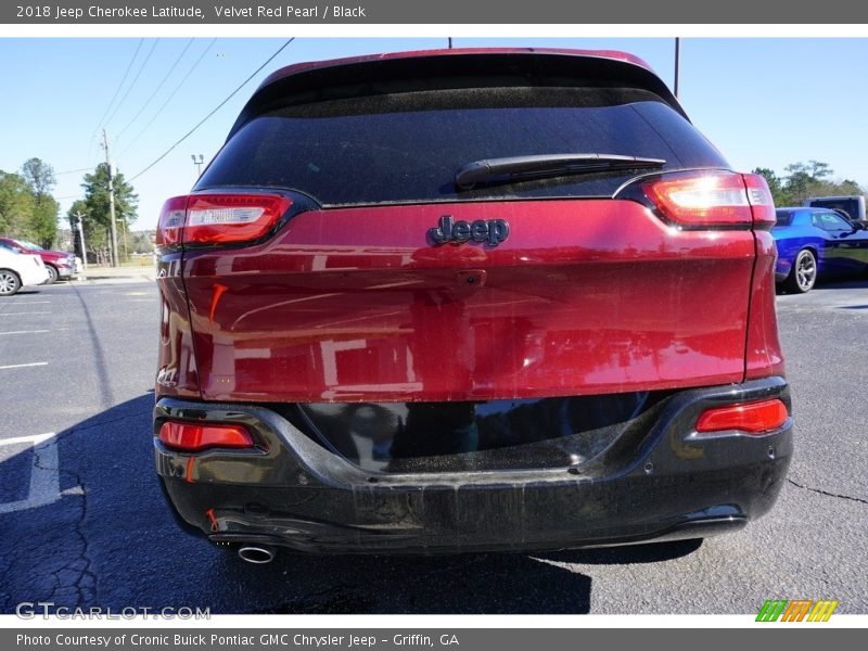 Velvet Red Pearl / Black 2018 Jeep Cherokee Latitude