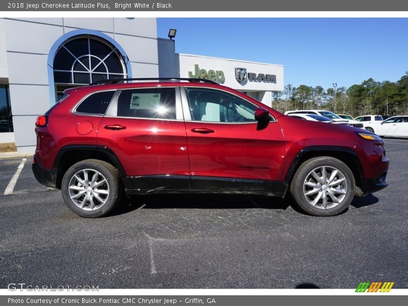 Bright White / Black 2018 Jeep Cherokee Latitude Plus
