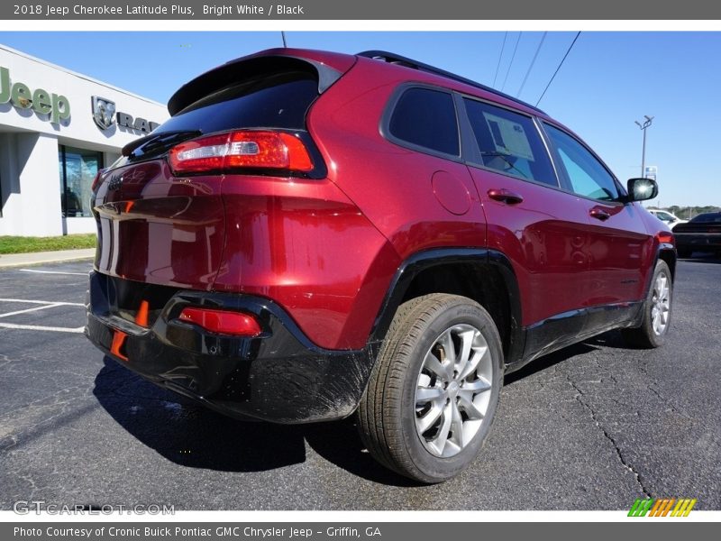 Bright White / Black 2018 Jeep Cherokee Latitude Plus