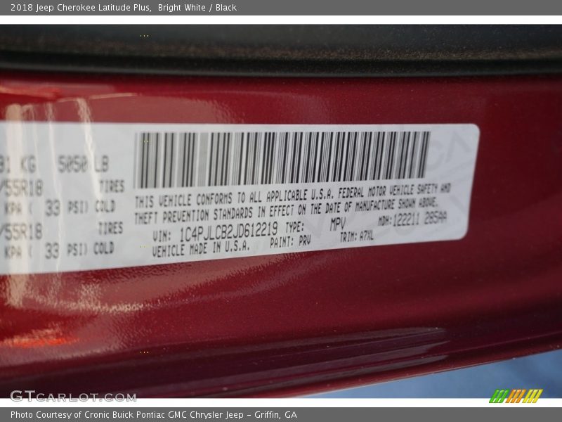 Bright White / Black 2018 Jeep Cherokee Latitude Plus