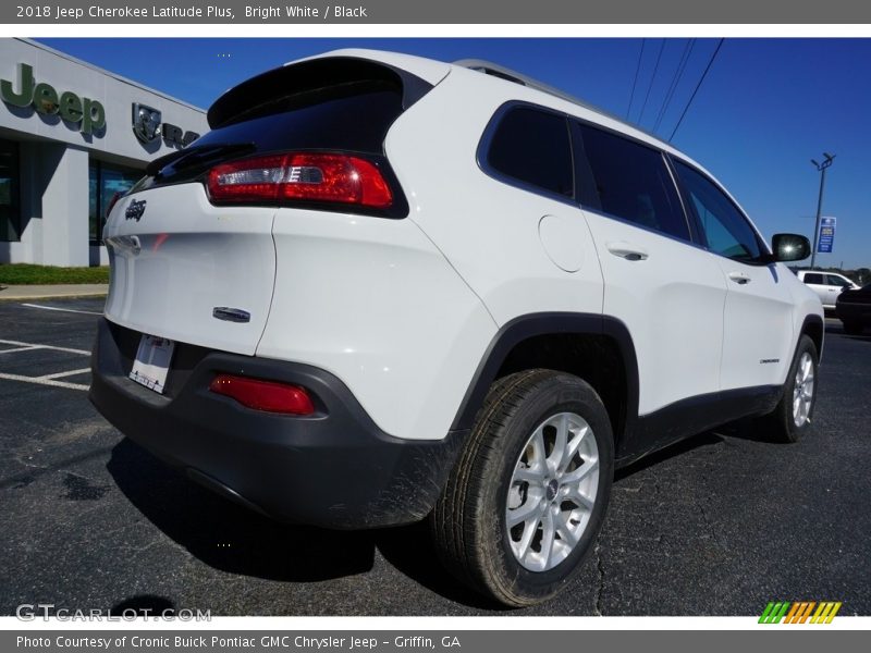 Bright White / Black 2018 Jeep Cherokee Latitude Plus