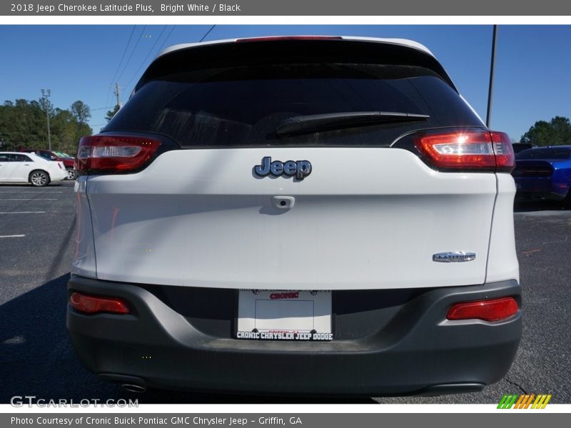 Bright White / Black 2018 Jeep Cherokee Latitude Plus