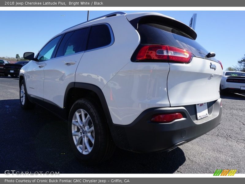 Bright White / Black 2018 Jeep Cherokee Latitude Plus