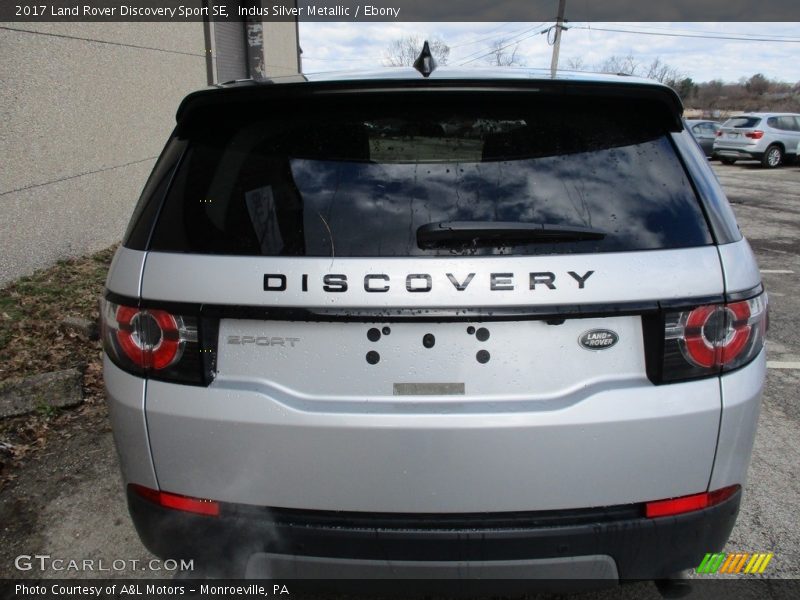 Indus Silver Metallic / Ebony 2017 Land Rover Discovery Sport SE