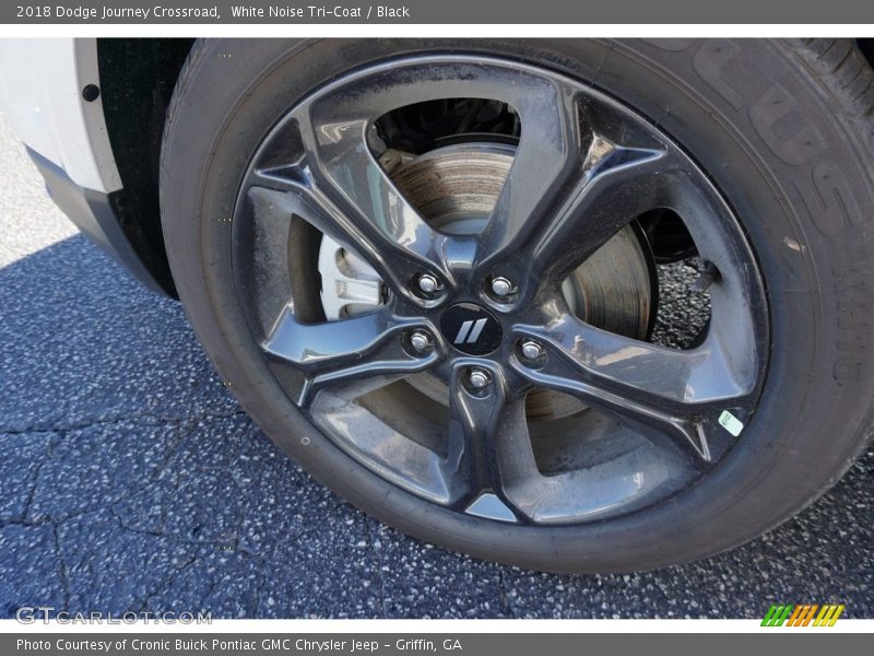 White Noise Tri-Coat / Black 2018 Dodge Journey Crossroad