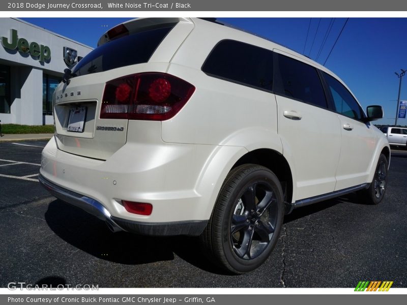 White Noise Tri-Coat / Black 2018 Dodge Journey Crossroad