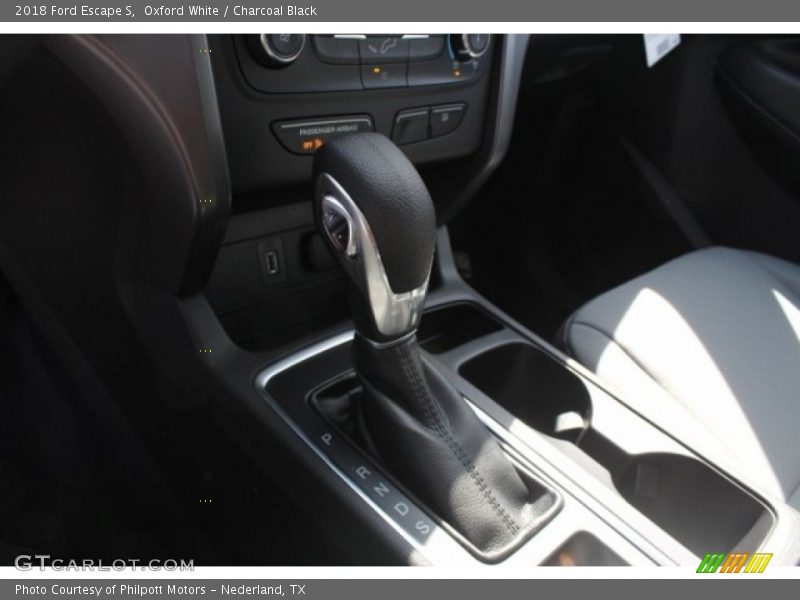 Oxford White / Charcoal Black 2018 Ford Escape S