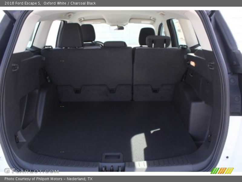 Oxford White / Charcoal Black 2018 Ford Escape S