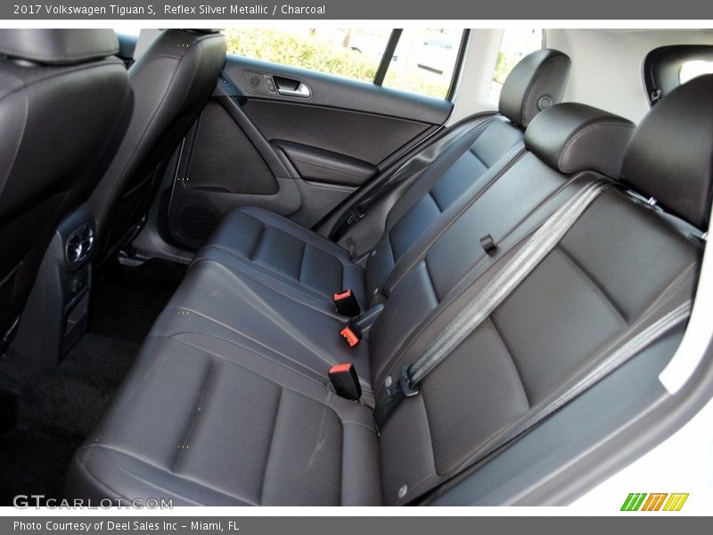 Reflex Silver Metallic / Charcoal 2017 Volkswagen Tiguan S