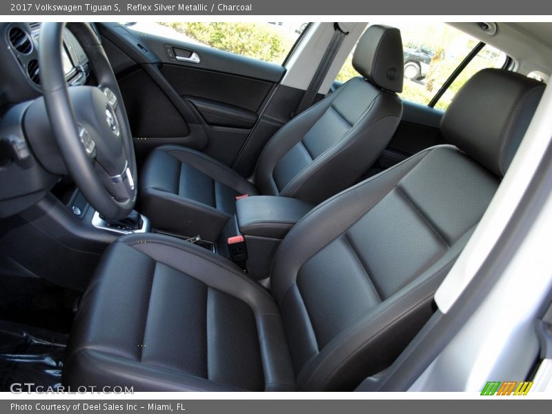 Reflex Silver Metallic / Charcoal 2017 Volkswagen Tiguan S