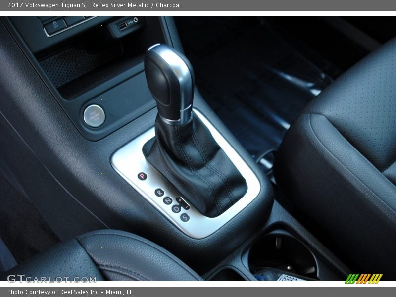 Reflex Silver Metallic / Charcoal 2017 Volkswagen Tiguan S