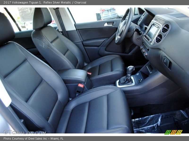 Reflex Silver Metallic / Charcoal 2017 Volkswagen Tiguan S