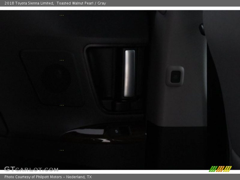 Toasted Walnut Pearl / Gray 2018 Toyota Sienna Limited