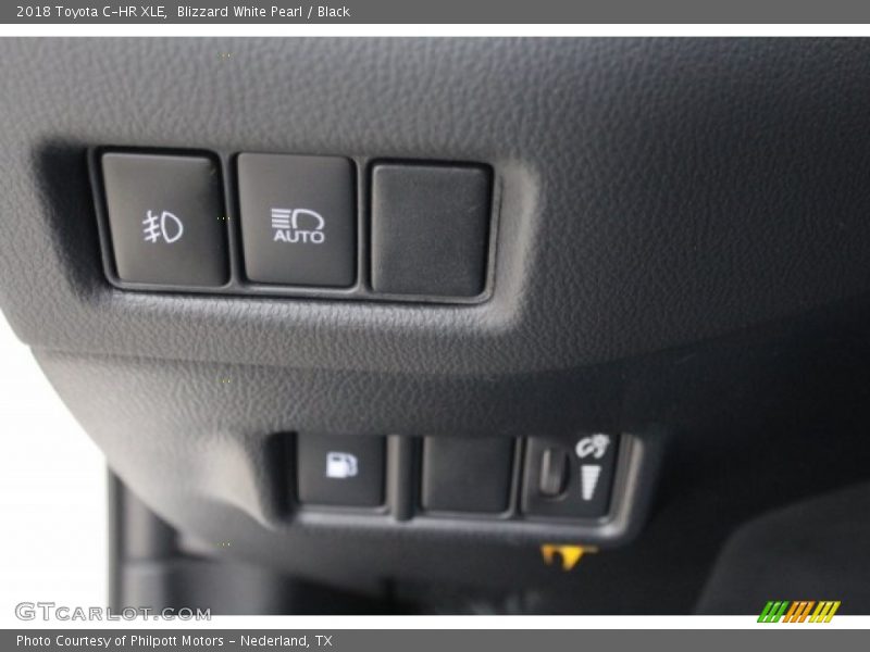 Blizzard White Pearl / Black 2018 Toyota C-HR XLE