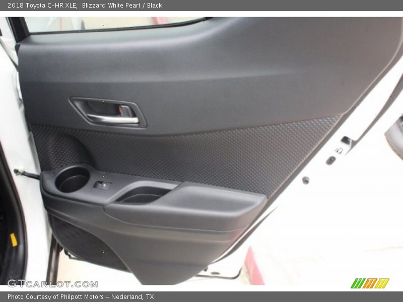 Blizzard White Pearl / Black 2018 Toyota C-HR XLE