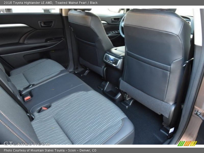 Toasted Walnut Pearl / Black 2018 Toyota Highlander LE AWD