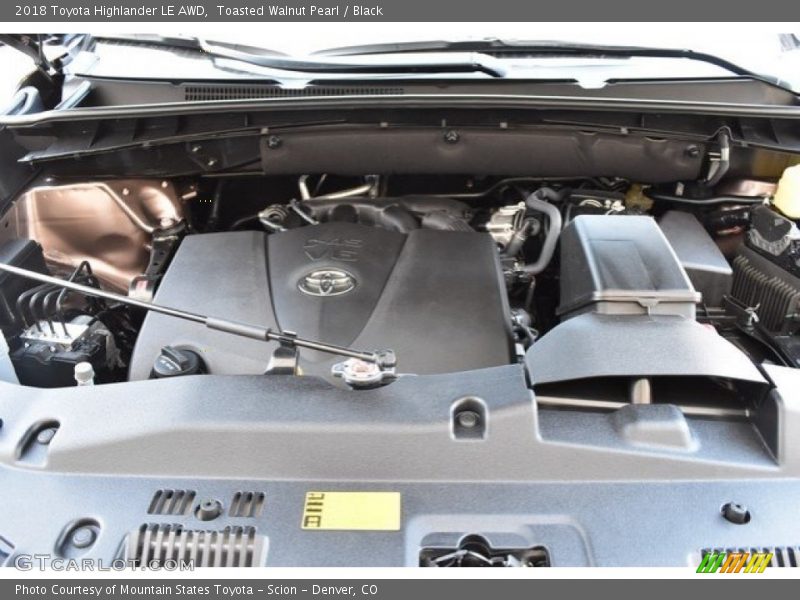 Toasted Walnut Pearl / Black 2018 Toyota Highlander LE AWD