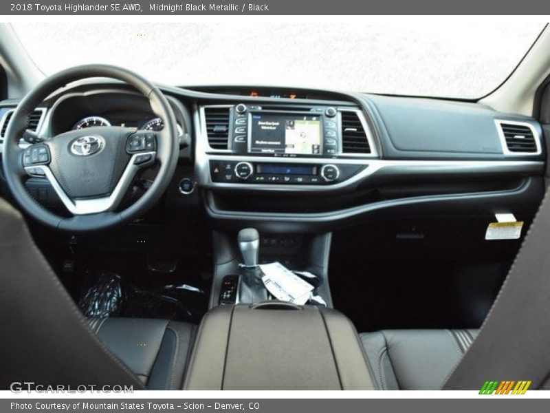 Midnight Black Metallic / Black 2018 Toyota Highlander SE AWD