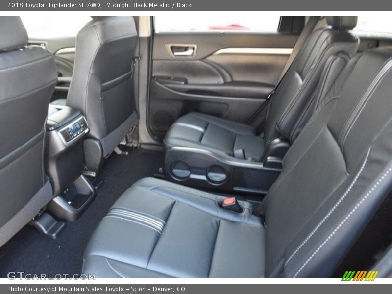 Midnight Black Metallic / Black 2018 Toyota Highlander SE AWD