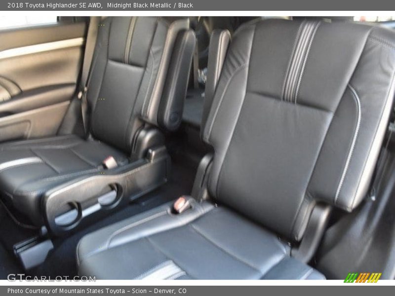 Midnight Black Metallic / Black 2018 Toyota Highlander SE AWD