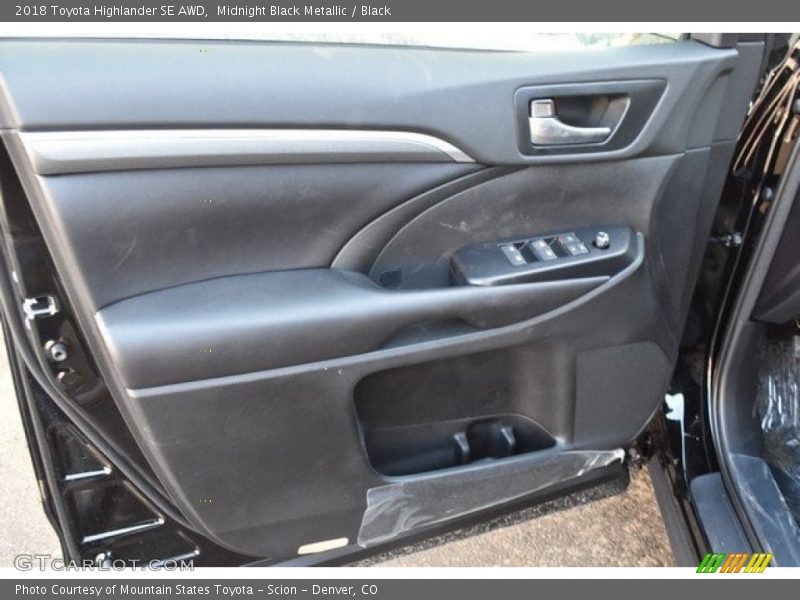 Midnight Black Metallic / Black 2018 Toyota Highlander SE AWD