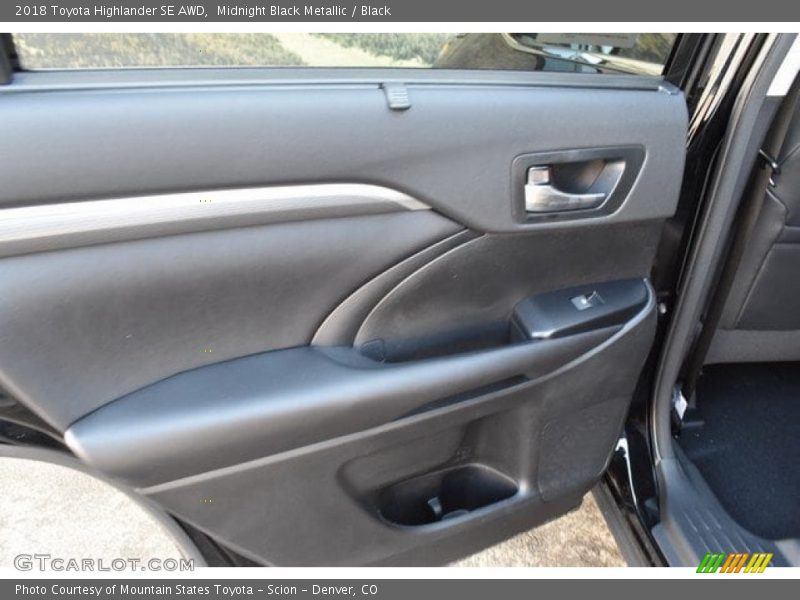 Midnight Black Metallic / Black 2018 Toyota Highlander SE AWD