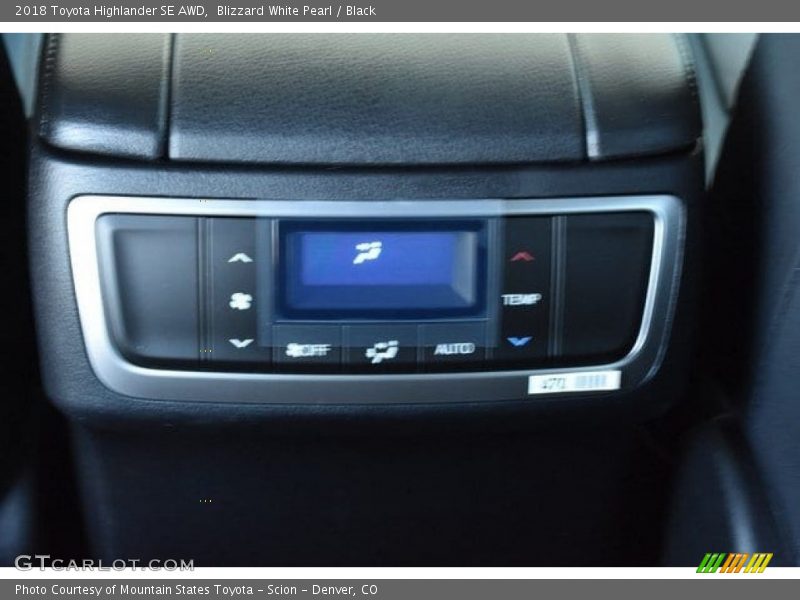 Blizzard White Pearl / Black 2018 Toyota Highlander SE AWD