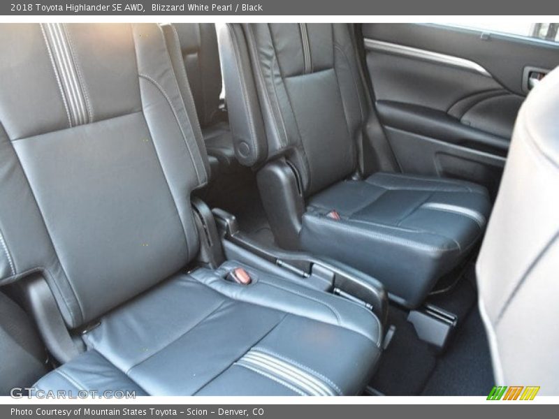 Blizzard White Pearl / Black 2018 Toyota Highlander SE AWD