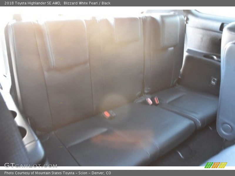 Blizzard White Pearl / Black 2018 Toyota Highlander SE AWD