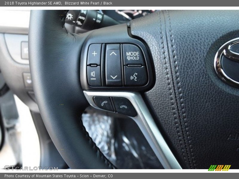 Blizzard White Pearl / Black 2018 Toyota Highlander SE AWD