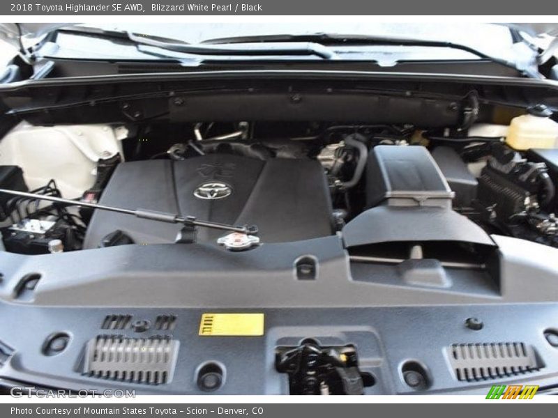 Blizzard White Pearl / Black 2018 Toyota Highlander SE AWD