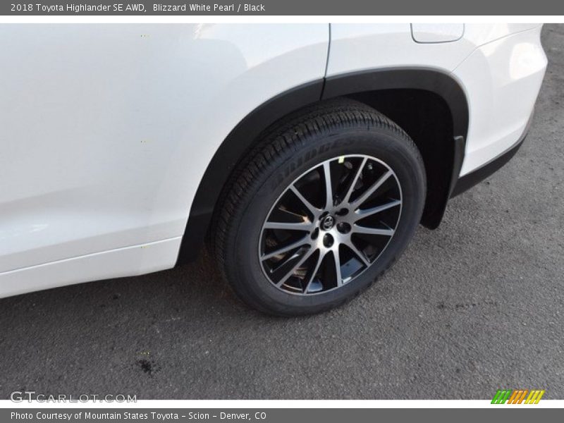 Blizzard White Pearl / Black 2018 Toyota Highlander SE AWD
