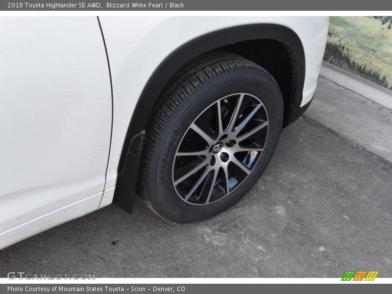Blizzard White Pearl / Black 2018 Toyota Highlander SE AWD