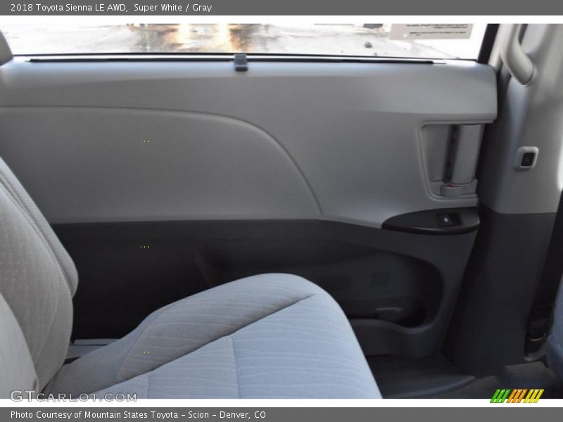 Super White / Gray 2018 Toyota Sienna LE AWD